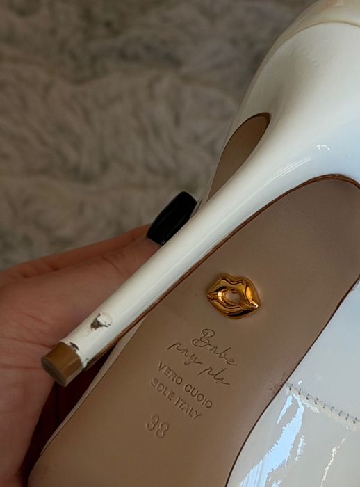 Білі  шкіряні човники