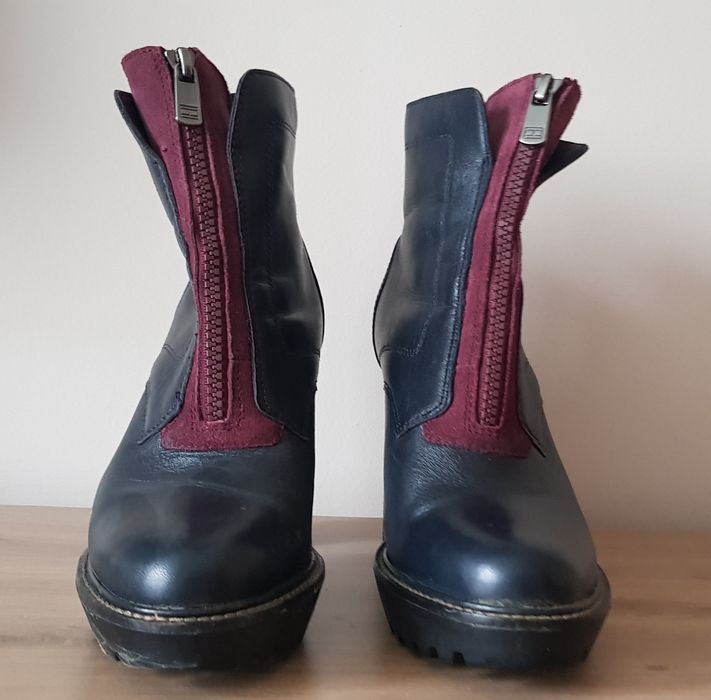 Tommy Hilfiger granatowe botki