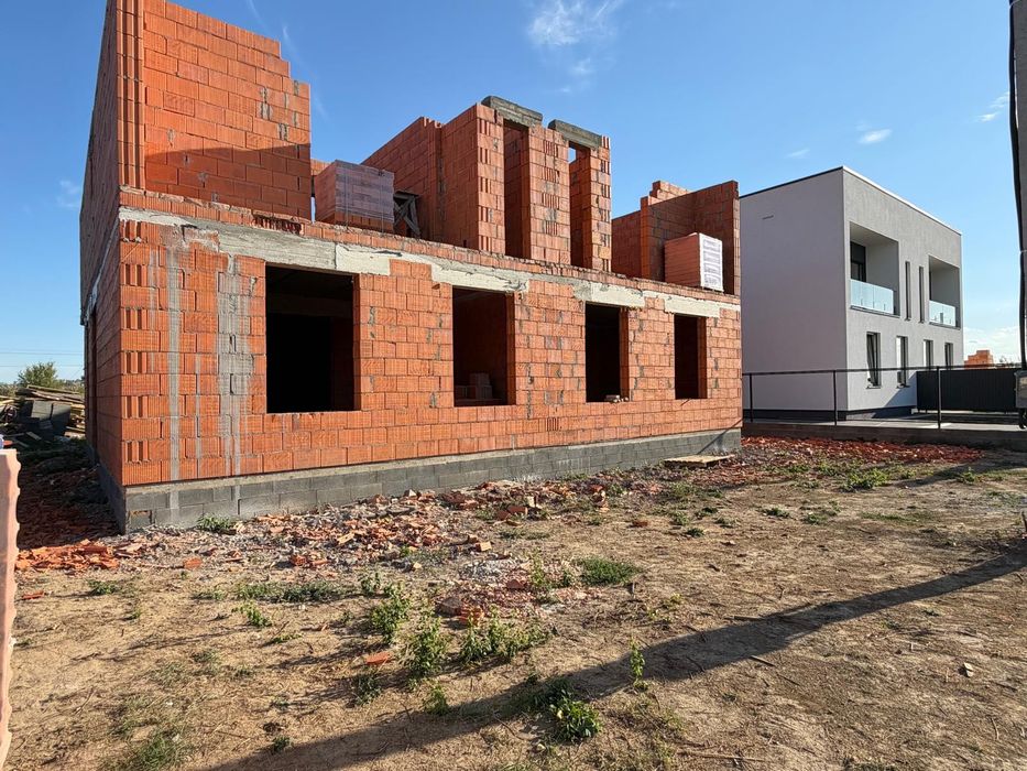 Продаж сучасного котеджу для всієї родини, м. Ужгород