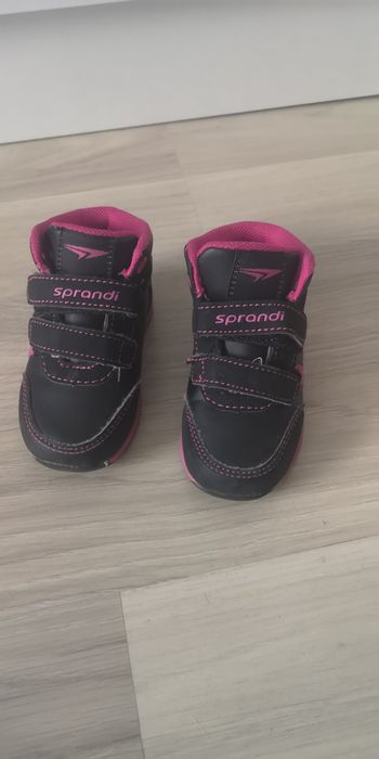 Adidaski Sprandi