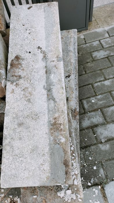 Guia em pedra maciça