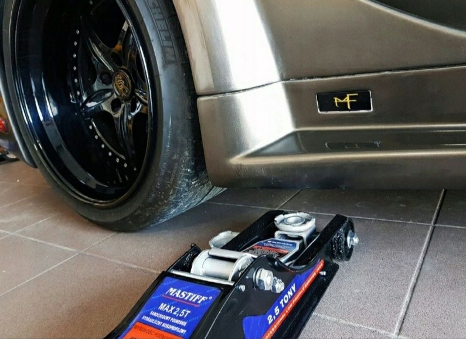 Podnośnik samochodowy ŻABA Niskoprofilowy Niskopodwoziowy Hydrauliczny