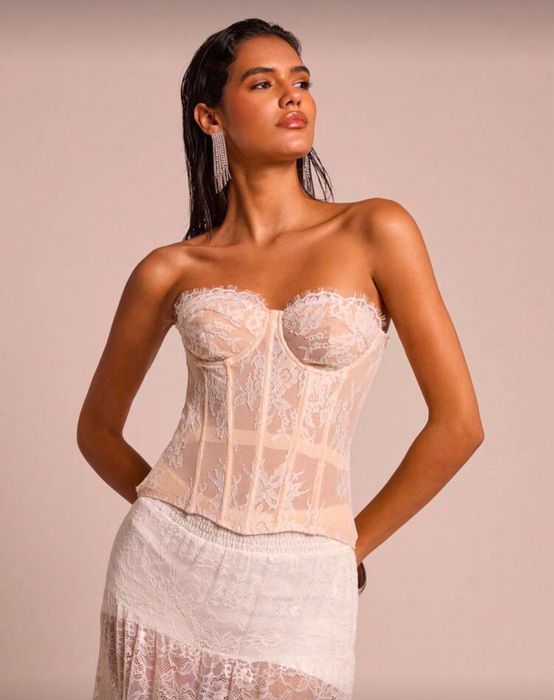 Бежевий мережевний корсет