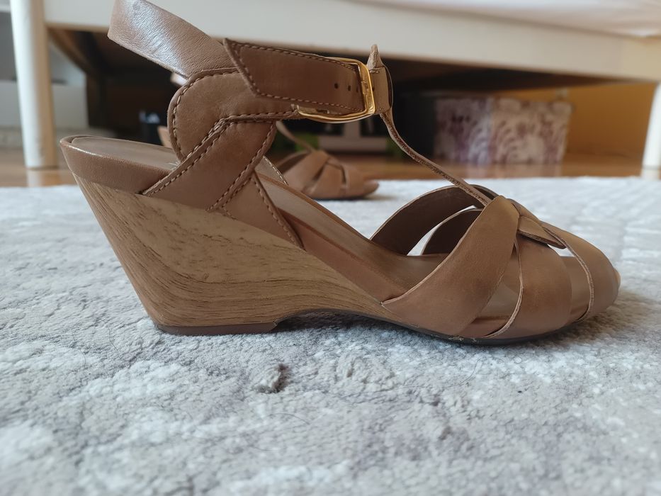 Sandały Clarks skórzane