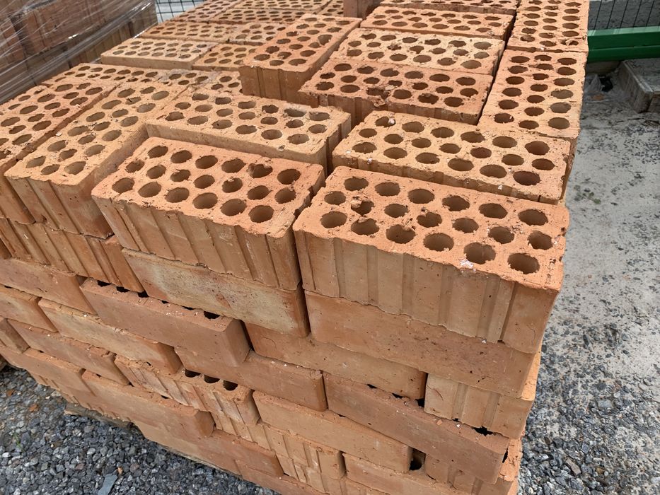 Цегла М-100,,М-125 ,М-150 повнотіла,блок,(півторачка)хорошої якості
