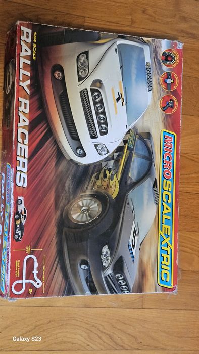 Tor wyścigowy na baterie dla chlopca.