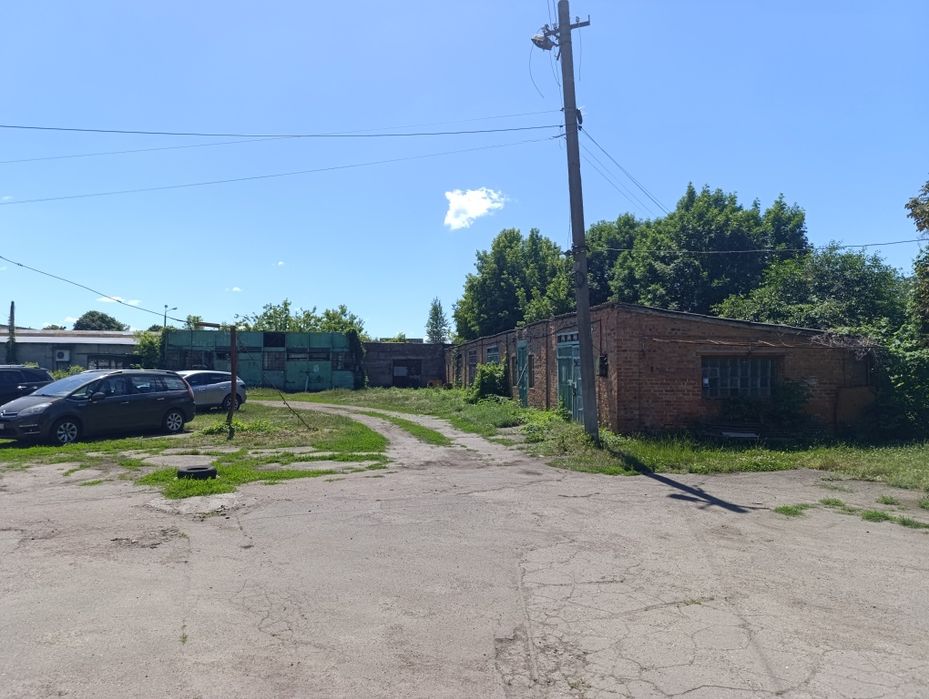 Продаж автосалону та станції технічного обслуговування