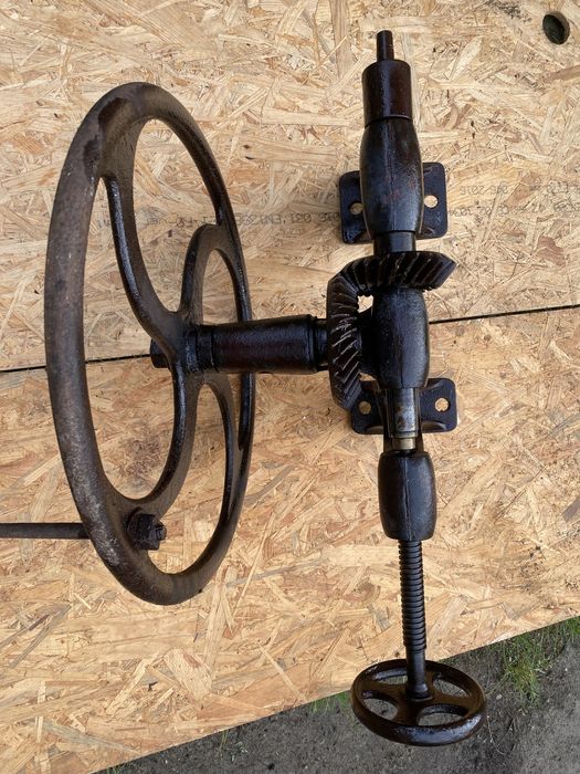 Maszyna kowalska wiertarka