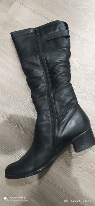 Продам женские зимние сапоги. Размер 39