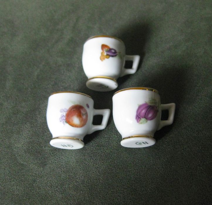 Conjunto de 3 Canecas Miniatura Porcelana VR de Alcobaça