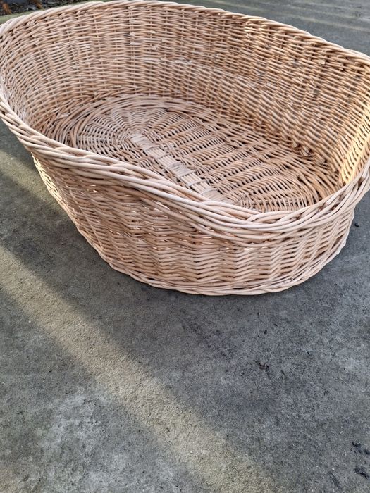 Лежак з лози для собаки