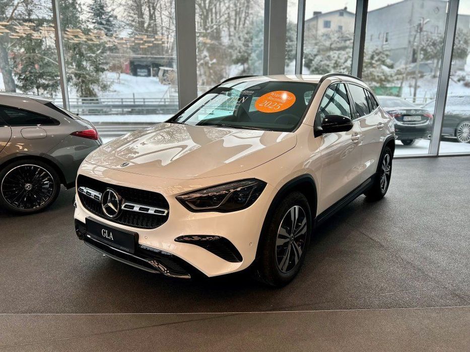 Mercedes-Benz GLA GLA 200, Wyprzedaż Rocznika