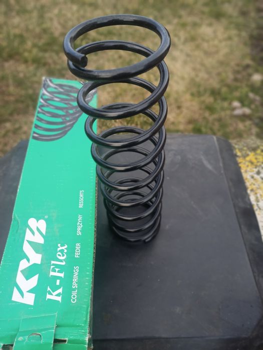 Пружина підвіски задня Kayaba RA5036