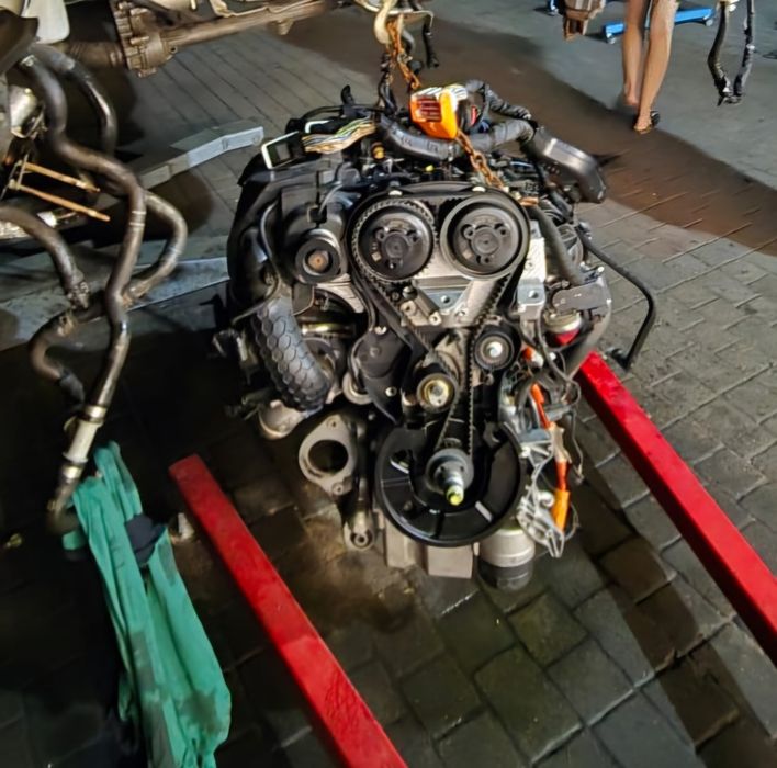 Silnik volvo T8 b4204t28 części całość xc90 xc60 s60 kompresor turbo