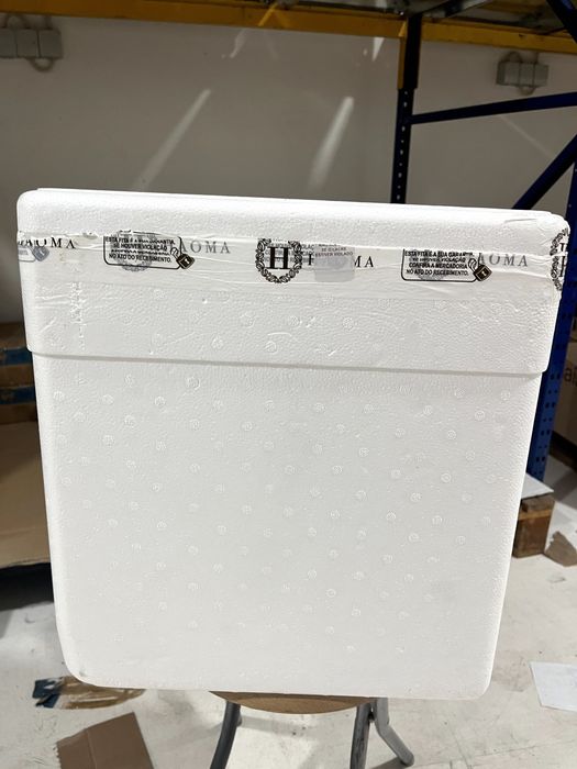 Caixas de esferovite com tampa, usadas