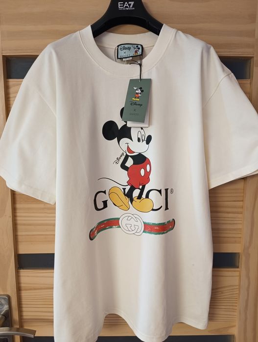 Kultowa Mickey Mouse Gucci. Kremowy kolor Gucci.