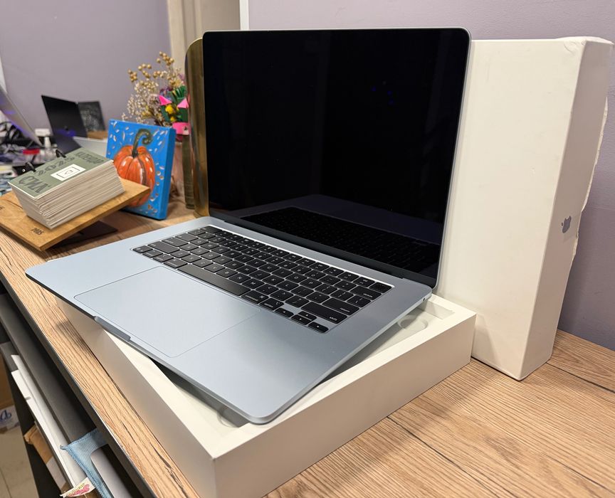 MacBook AIR 15 M4/10 CPU/ 10 GPU/ 16 ram/ 256 SKY BLUE MC7A4