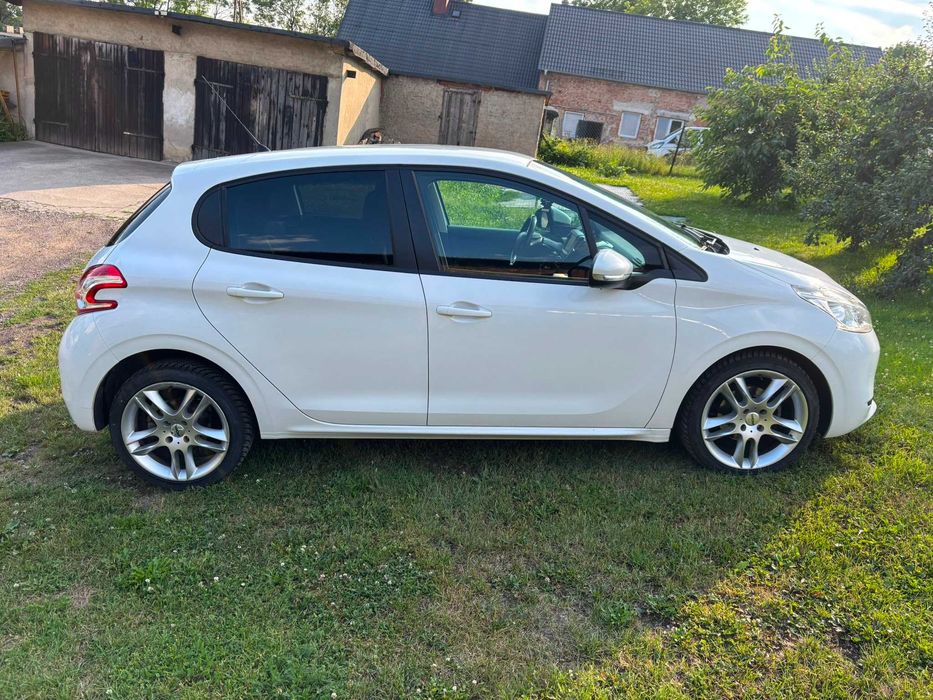 Peugeot 208 1.6 hdi