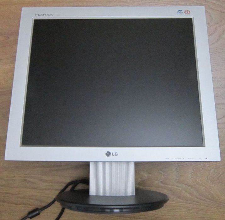 Монитор 17" LG FLATRON L1730S (TN, 1280x1024, 4:3, VGA) исправный