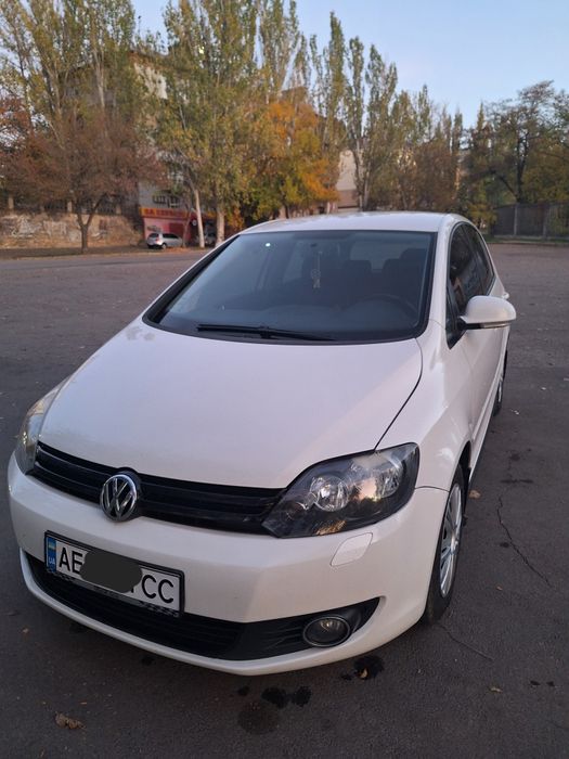 Продаю автомобіль Volkswagen Golf Plus, двигун 1.6,бензин, автомат.