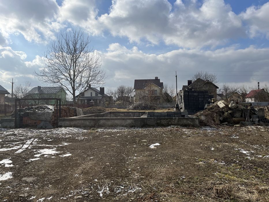 Продається земельна ділянка 12сот під забудову в с.Клузів.Вул Весняна