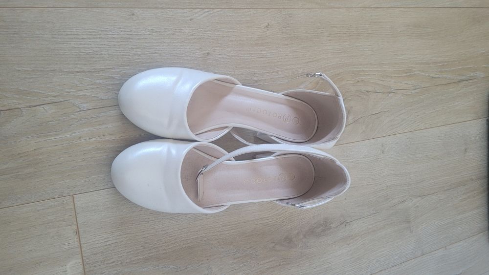 Buty komunijne dla dziewczynki
