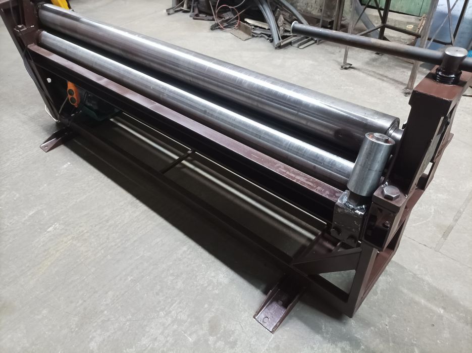 Тривалкові вальці 2020/4мм. Включно електричні Трёхвалковые вальцы