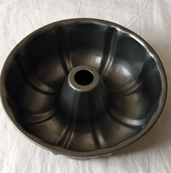 Форма для кекса с втулкой D25,5см высота 8см (состояние новой)