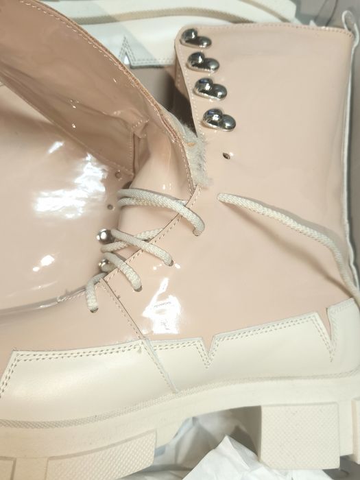 Женские зимние ботинки