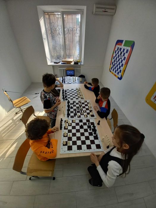 Тренер з шахів для дітей. Уроки онлайн та в Києві. Тренер по шахматам