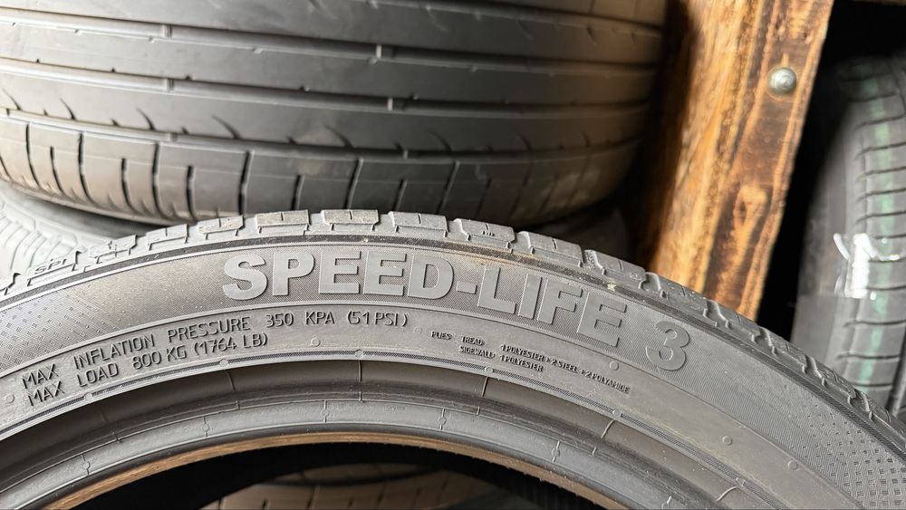 245/45/18  Шини літні Semperit life 3