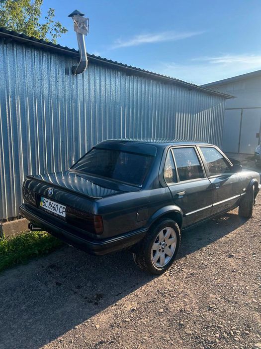 Продам автомобіль BMW E30,