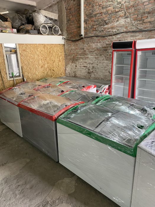 Холодильная кондитерская витрина настольная напольная Ларь Холод Куб