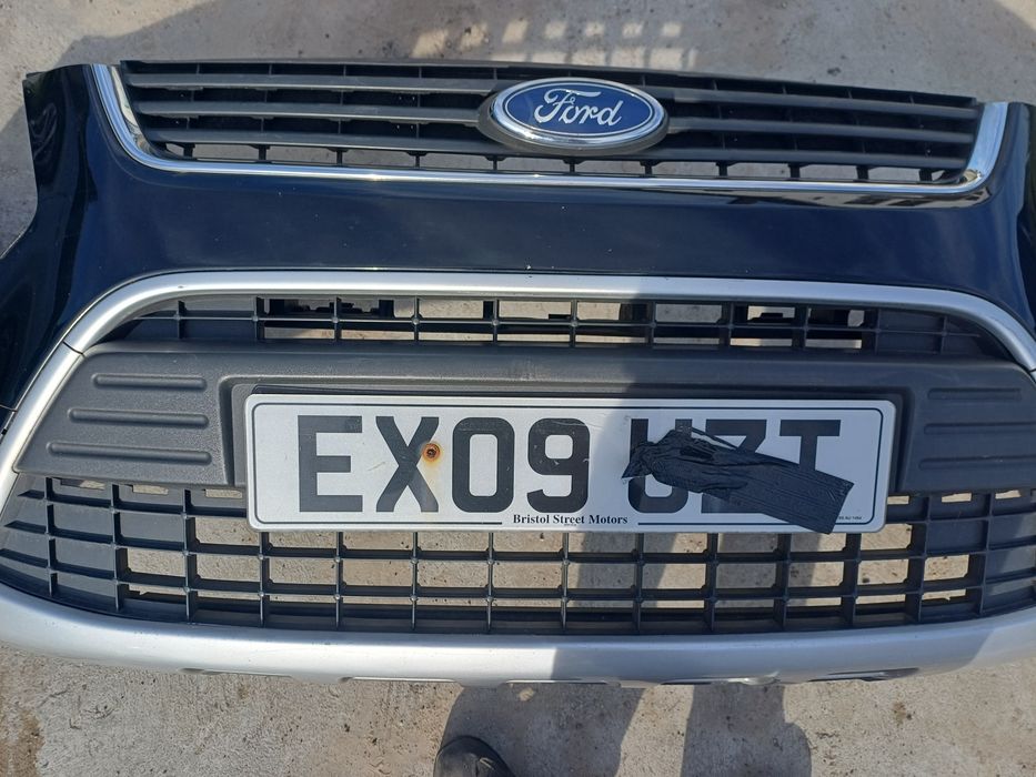 Zderzak przedni Ford Kuga Mk 1 kolor F8-czarny