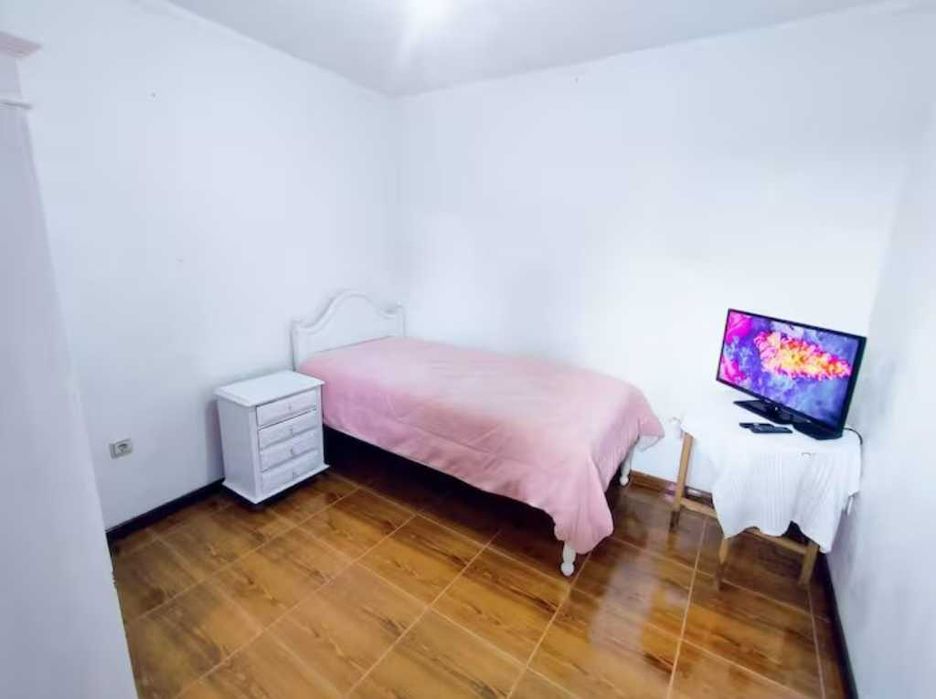 Arrenda-se casa para temporada (15 de dezembro a 15 de março)
