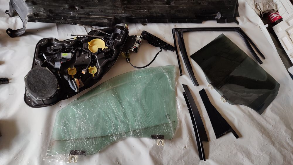 Jeep Cherokee kl двери запчасти