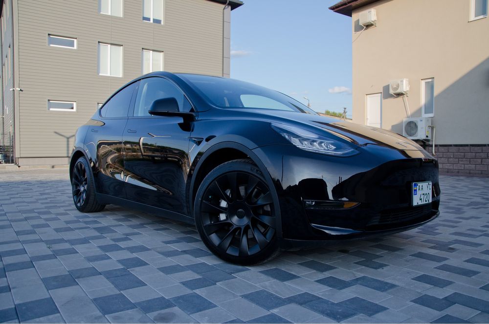 Продам Tesla Model Y