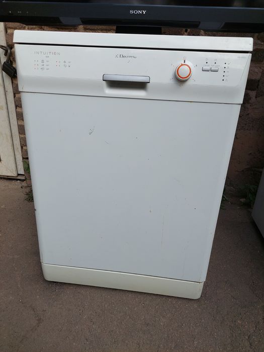 Посудомийна машина