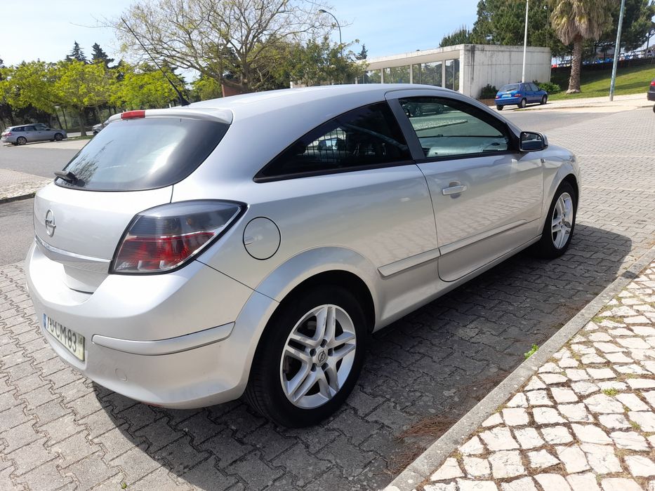 Opel Astra H GTC 1.3 cdti