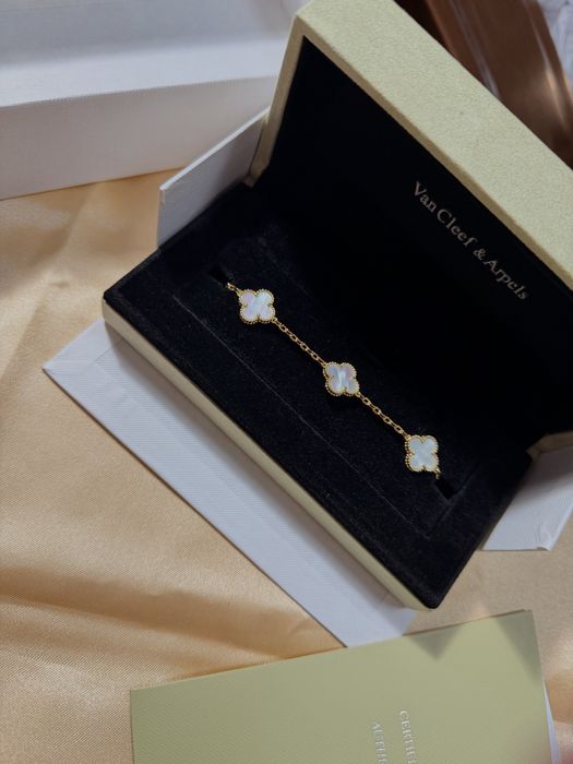 Підвіски, браслети та сережки від брендів (гортайте!)  VC, Cartier