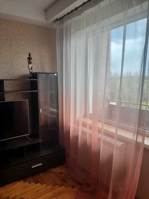 Продам двухкомнатную квартиру в центре с ремонтом