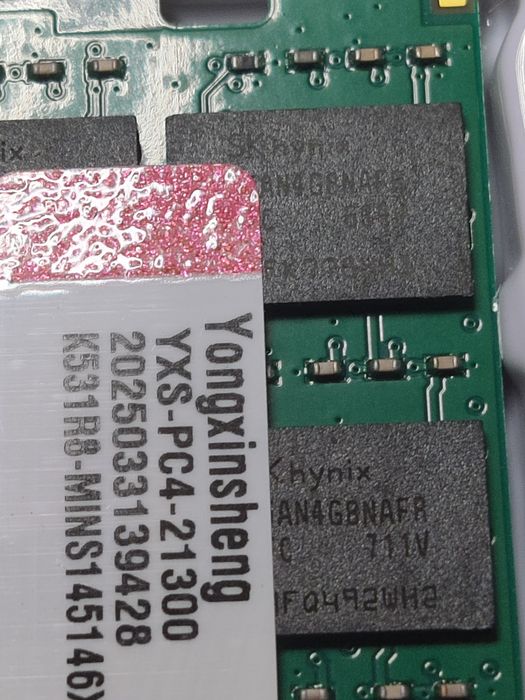 Нова оперативна пам'ять на чипах Hynix 16gb (2×8)  DDR 4