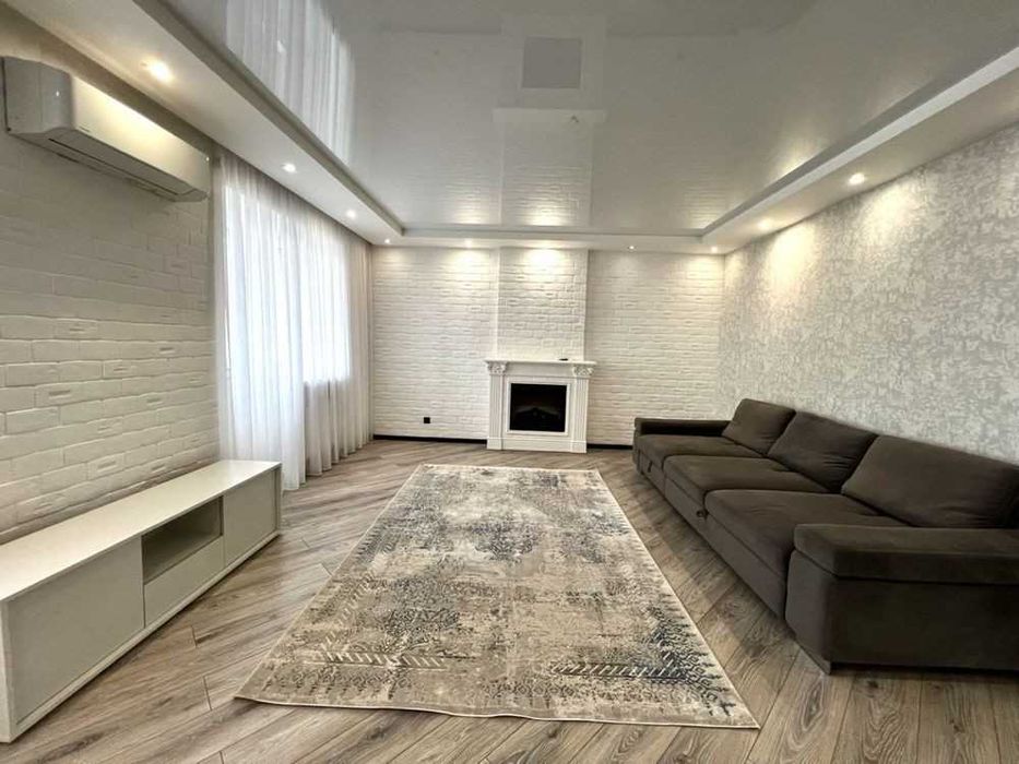 Продам 3 кімнатну квартиру з ремонтом по вул Відінська