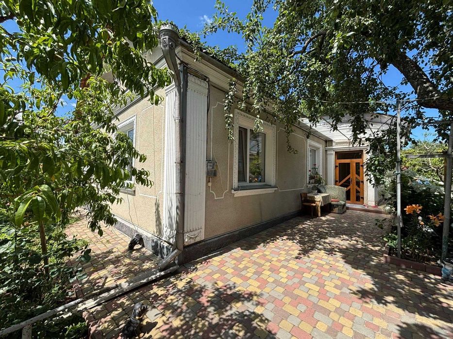 Продаж 2 поверхового будинку з гаражем і ділянкою, вул. Шевченка 15