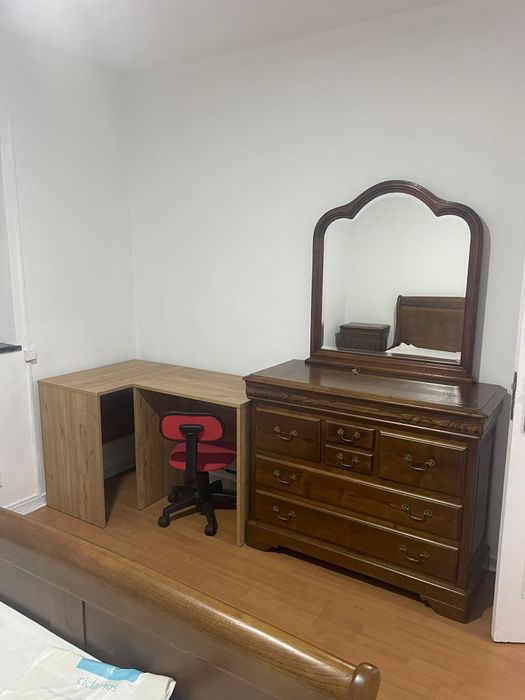 Alugo quartos a 100 metros do hospital e do Ipb para estudantes.