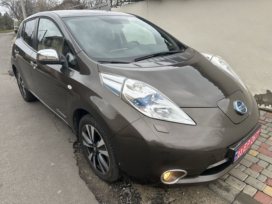 Продам Nissan Leaf