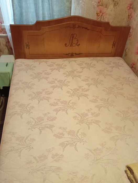 кровать продам кровать