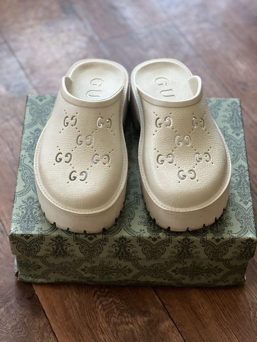 Сабо,мюли,клогі Gucci
