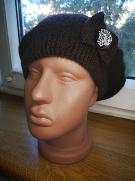 Берет шапка жиночий теплий коричневий