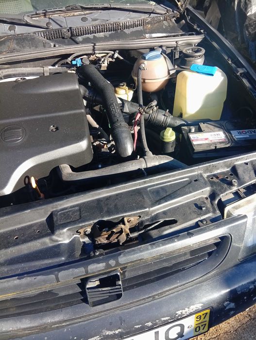Vende-se Seat Ibiza TDI, comercial de 1997 ( para peças ou projecto de restauro,motor em boas condições) foto 5